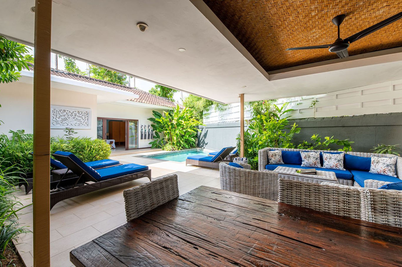 deluxe two bedroom pool villa seminyak